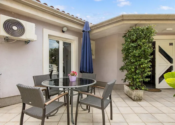 Bella Vista-3 By Interhome